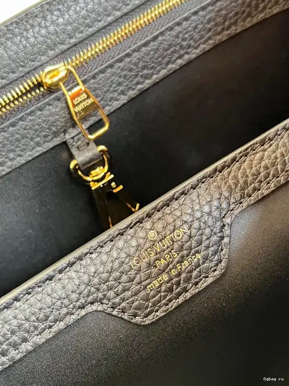 LOUIS VUITTON CAPUCINES MM 0627